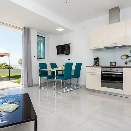 Natalija Apartman Krk Town